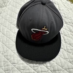 Hardwood Classics Fitted Hat Cap Miami Heat NBA New Era HWC 7 1/2 Nice